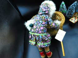 inuit old woman back